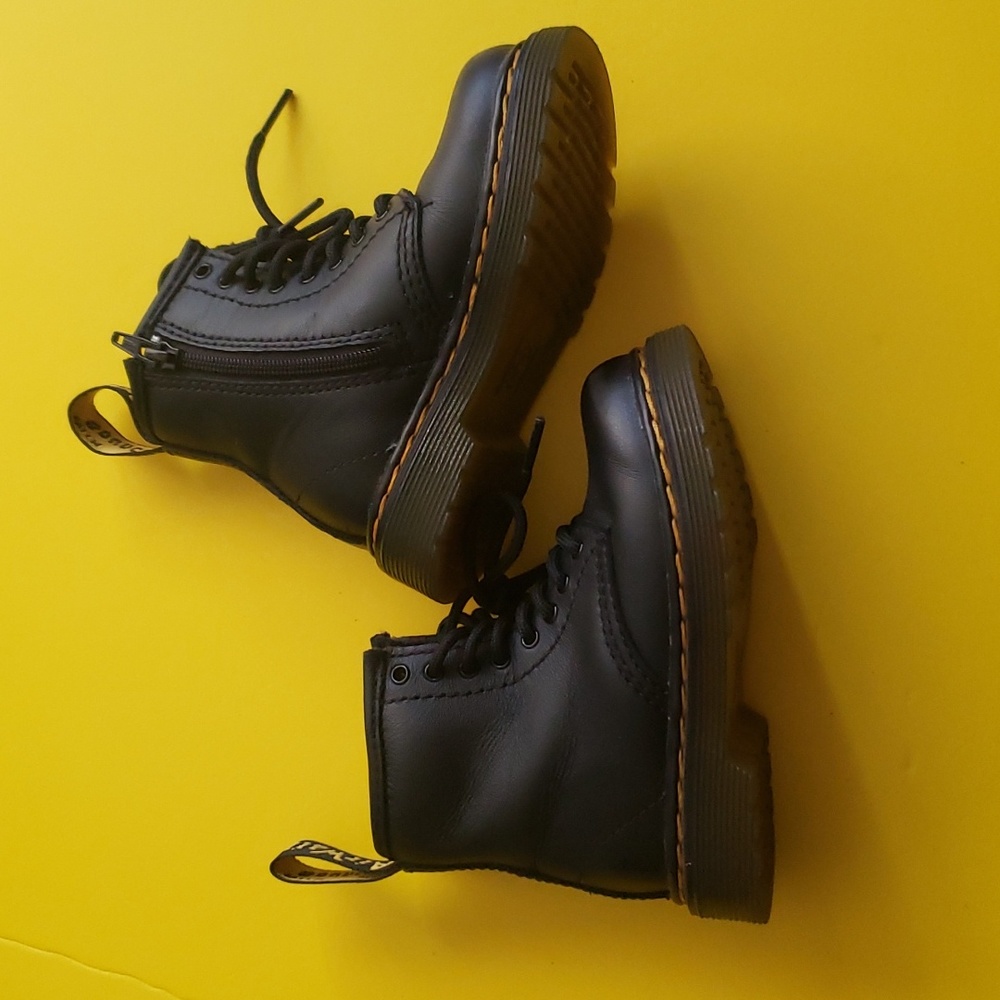 Kids, toddler boots dr martens size 7